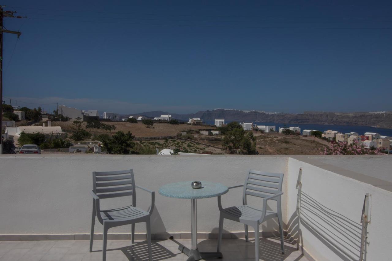 Thira'S Dolphin Aparthotel Akrotírion Exterior foto