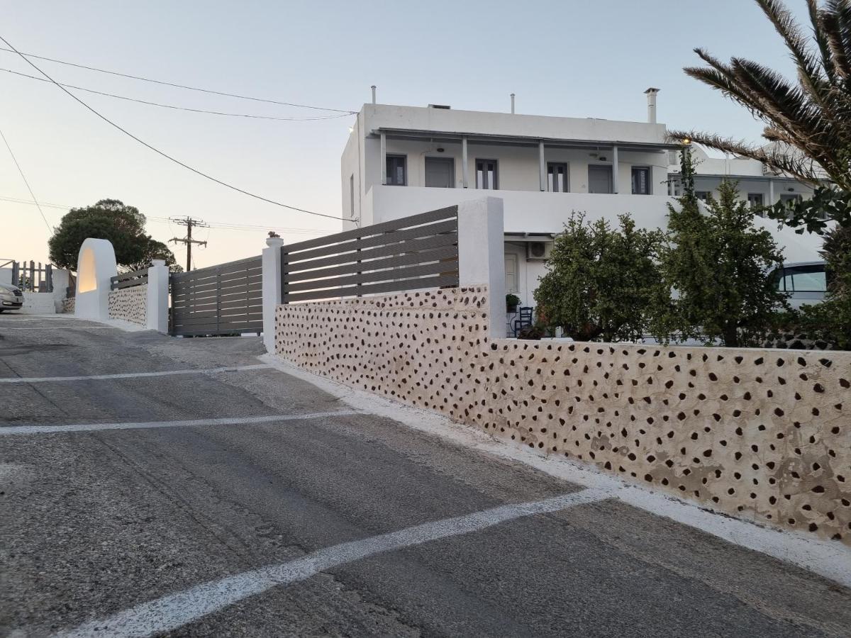Thira'S Dolphin Aparthotel Akrotírion Exterior foto