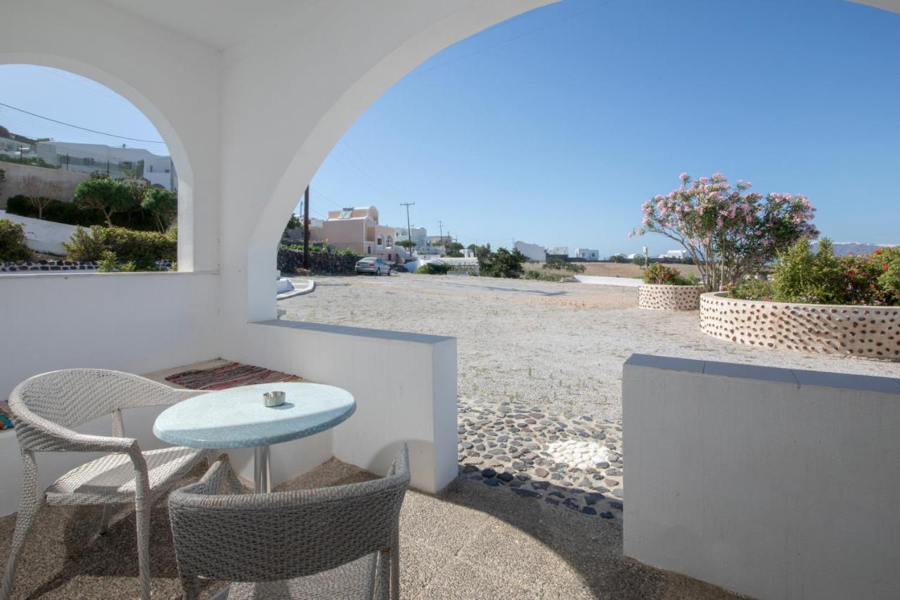 Thira'S Dolphin Aparthotel Akrotírion Exterior foto