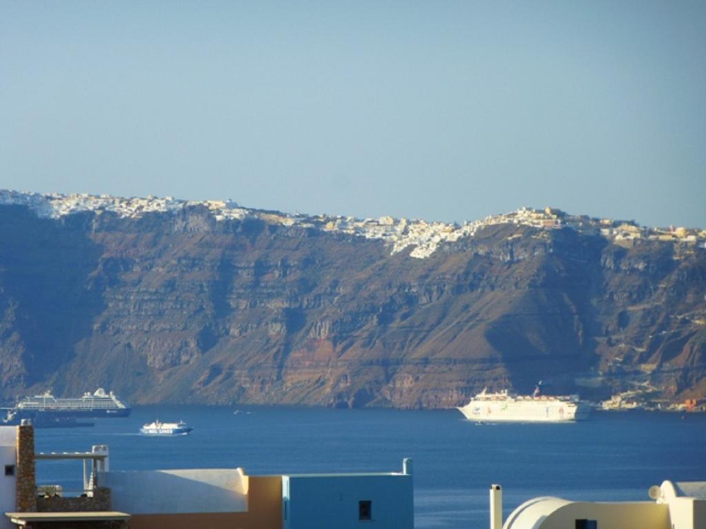 Thira'S Dolphin Aparthotel Akrotírion Exterior foto
