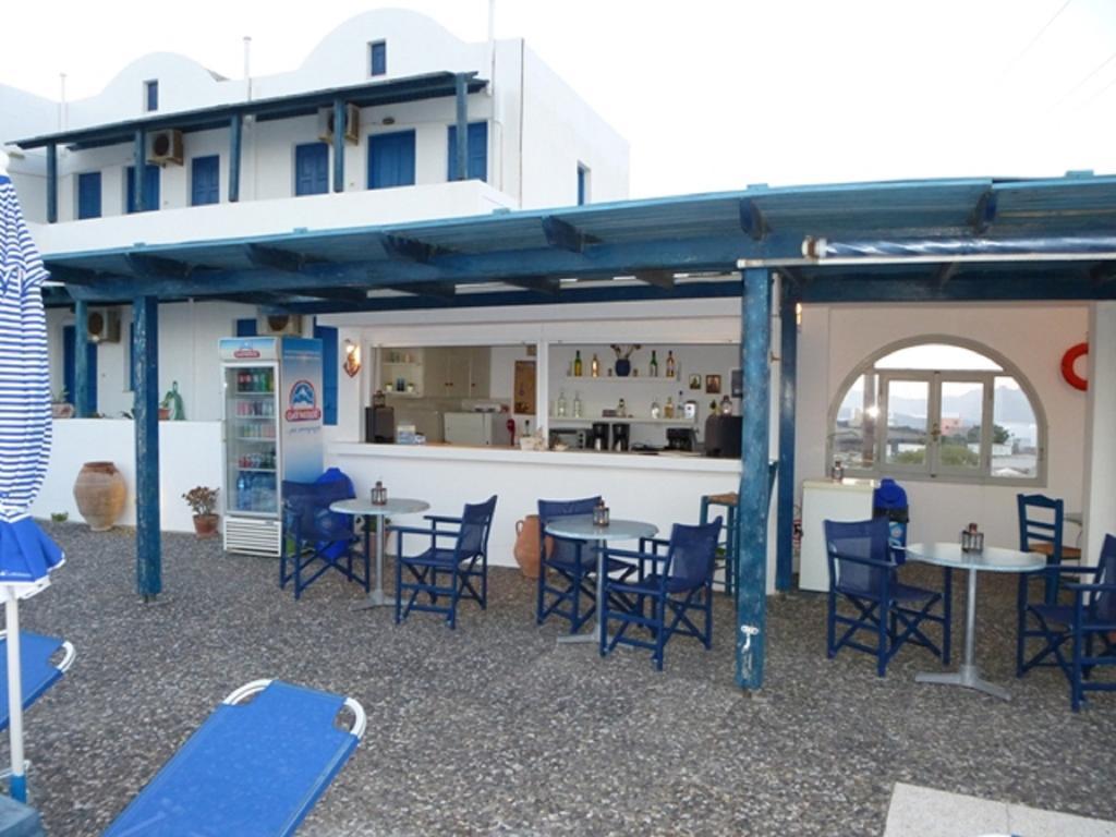 Thira'S Dolphin Aparthotel Akrotírion Exterior foto